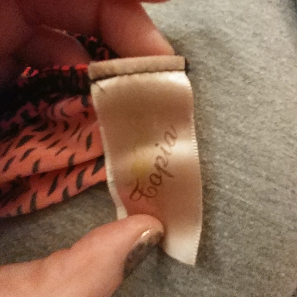 Halter top - Picture 2 of 3